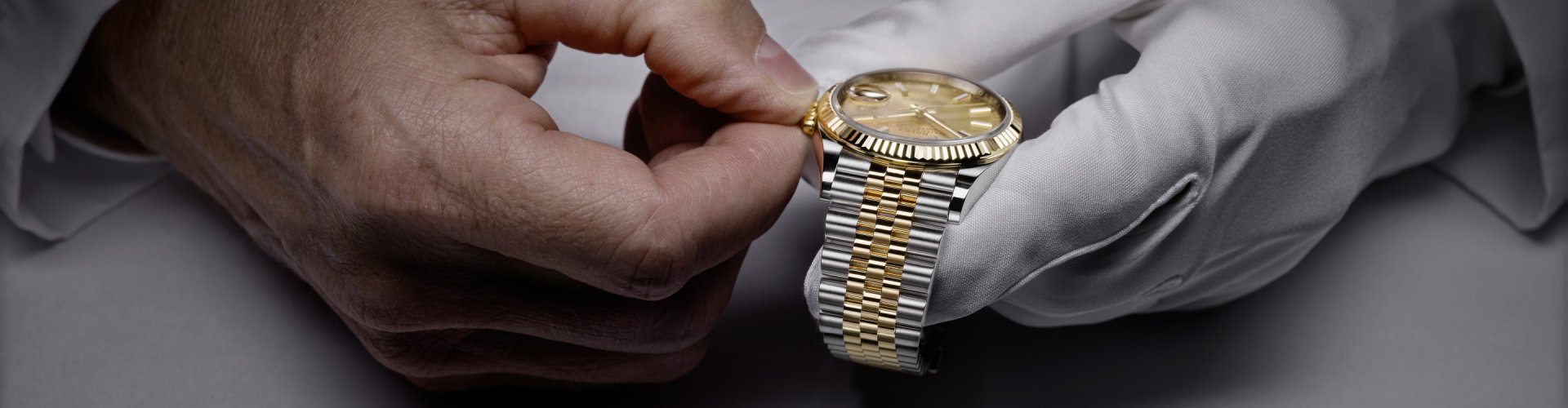 rolex-servicing-cover_sav_1910dh_001-portrait