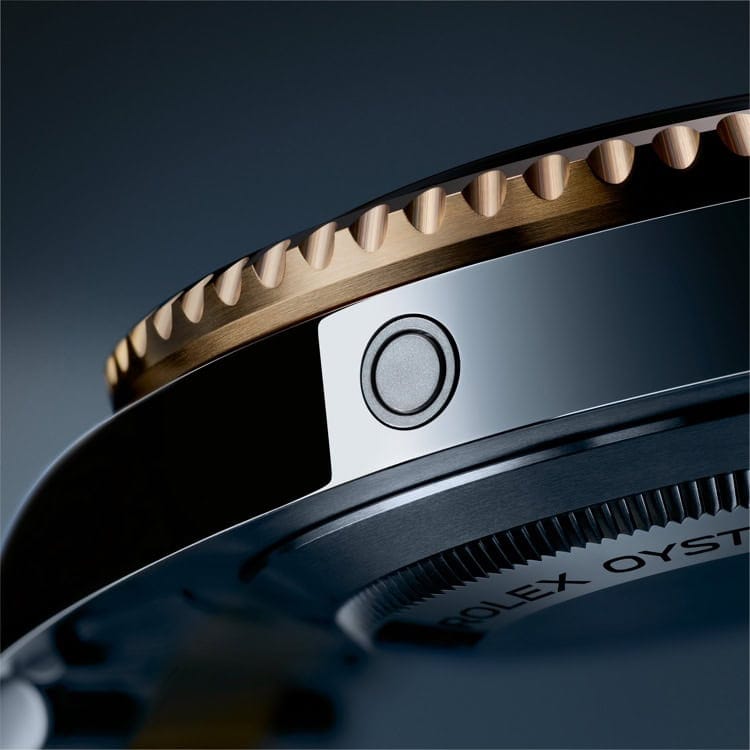 The Helium Escape Valve - Washington Watches