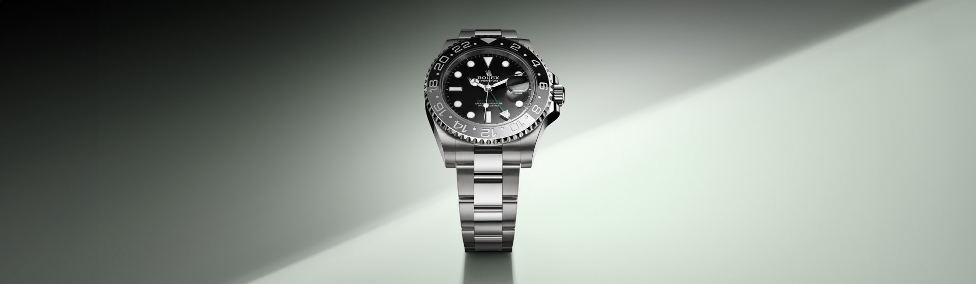 rolex-gmt-master-II-cover-m126710GRNR-0003_2312jva_001_portrait