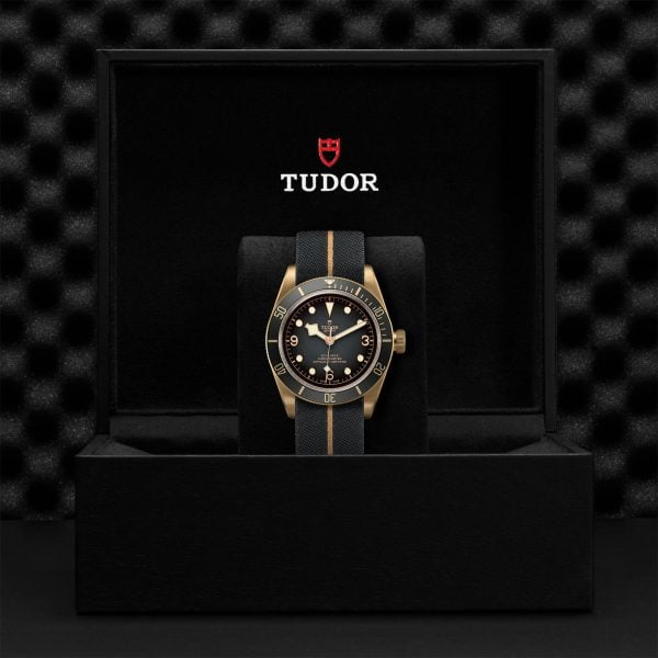 TUDOR Black Bay Bronze M79250BA-0002 - Image 5